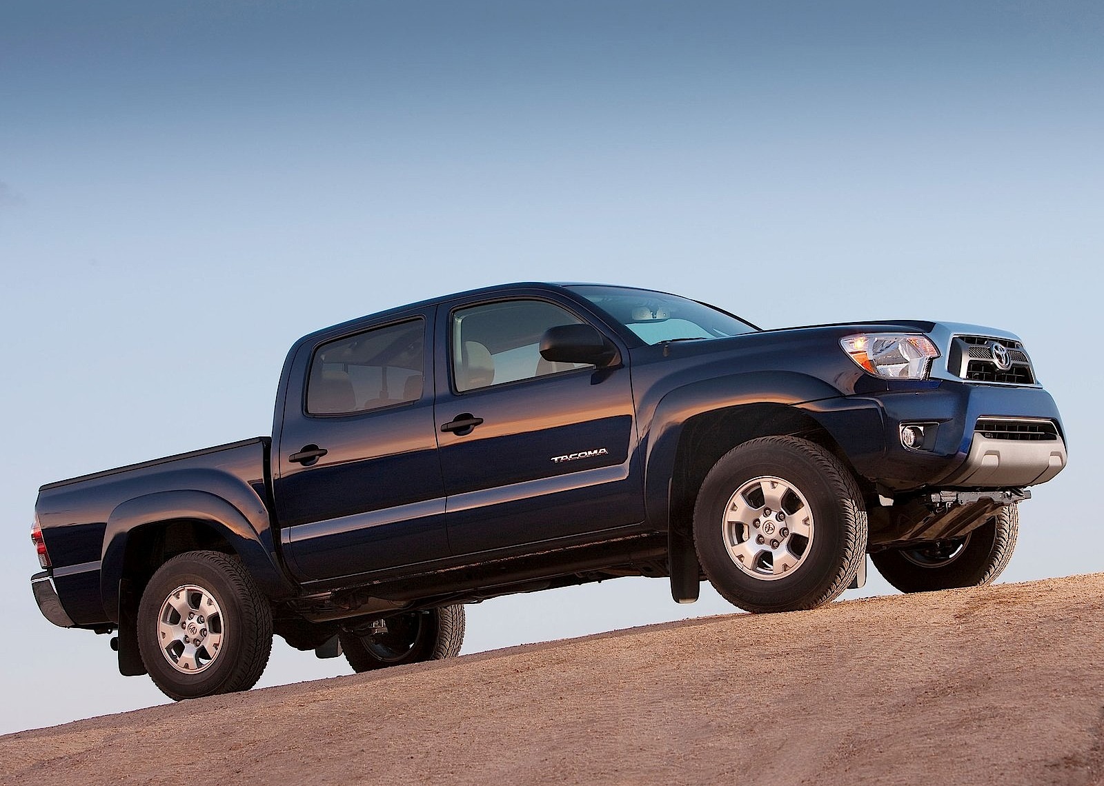 Toyota Tacoma photo 4