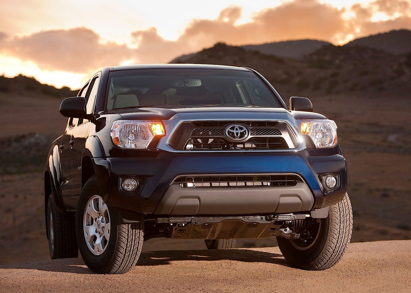 Toyota Tacoma photo 8