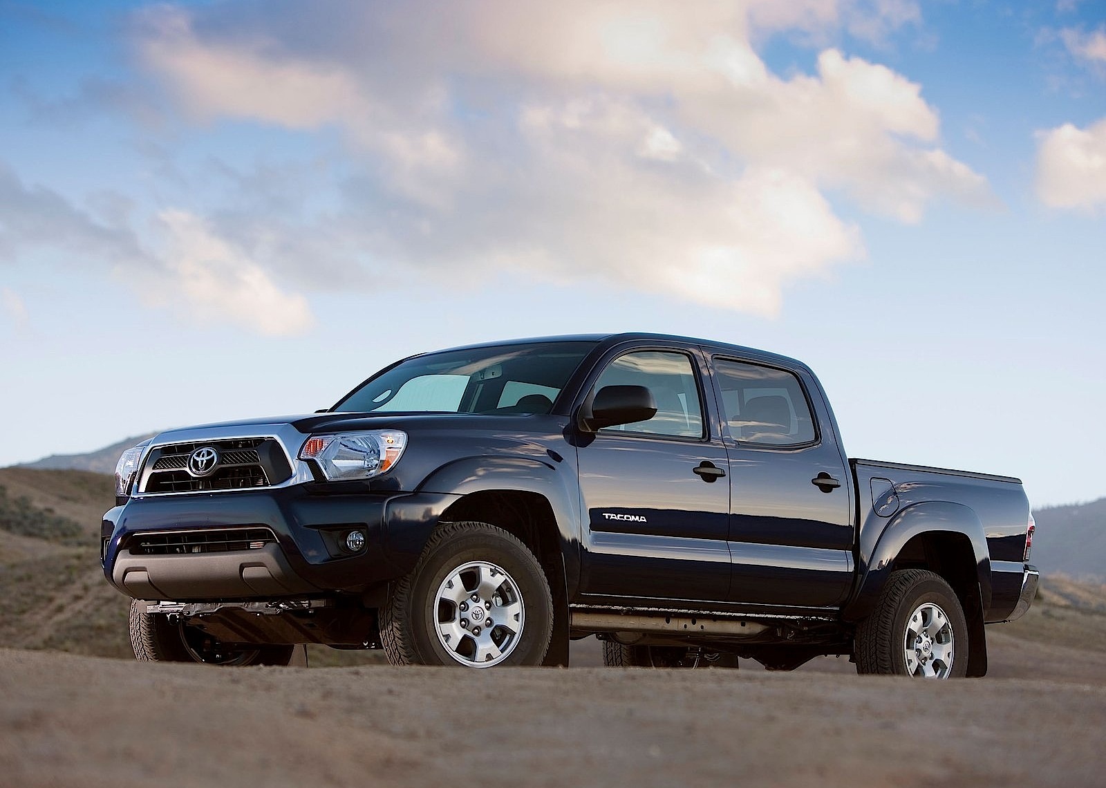 Toyota Tacoma photo 9
