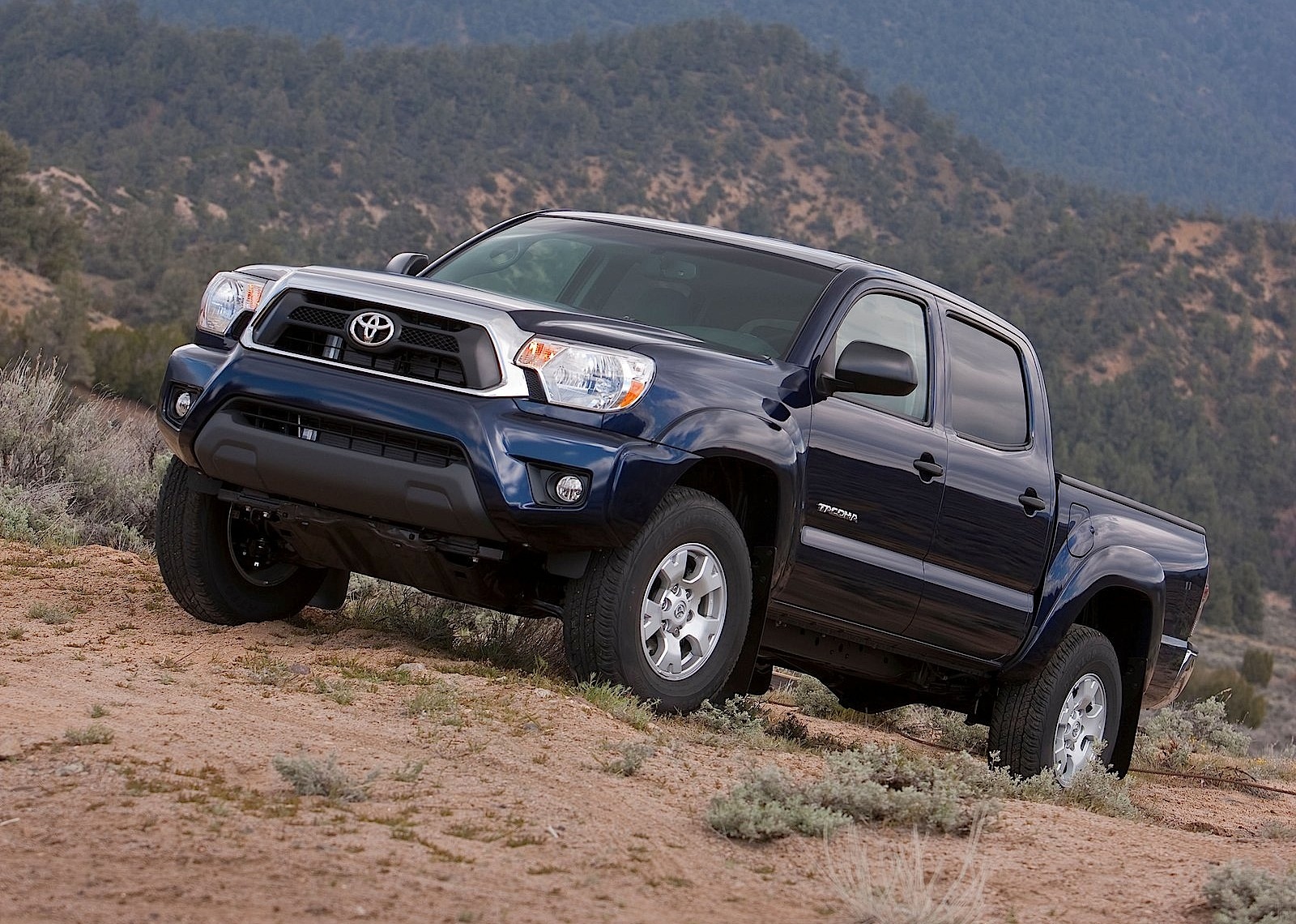 Toyota Tacoma photo 12