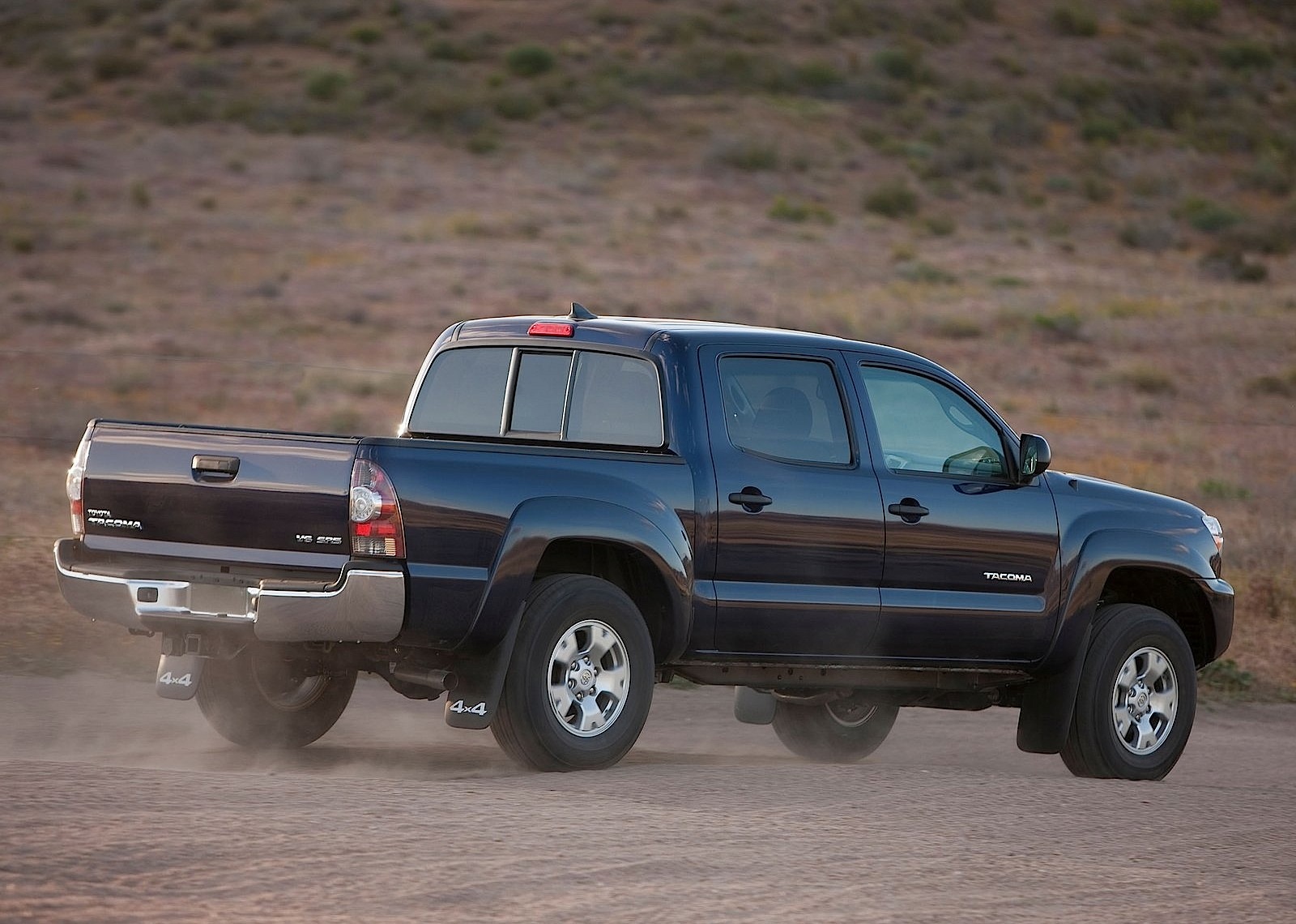 Toyota Tacoma photo 16