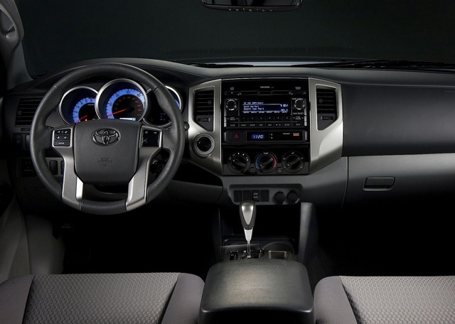 Toyota Tacoma photo 33