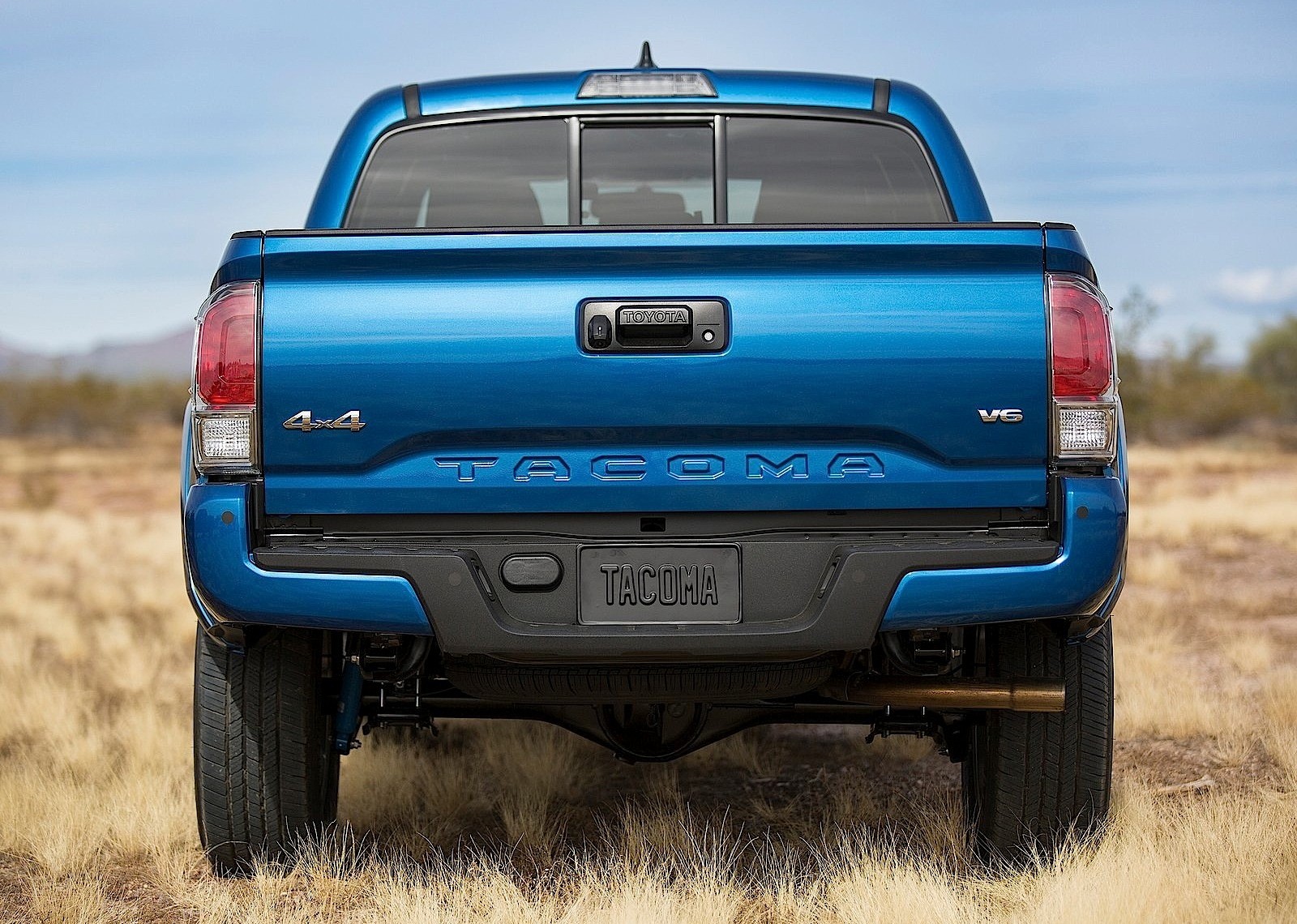 Toyota Tacoma photo 4