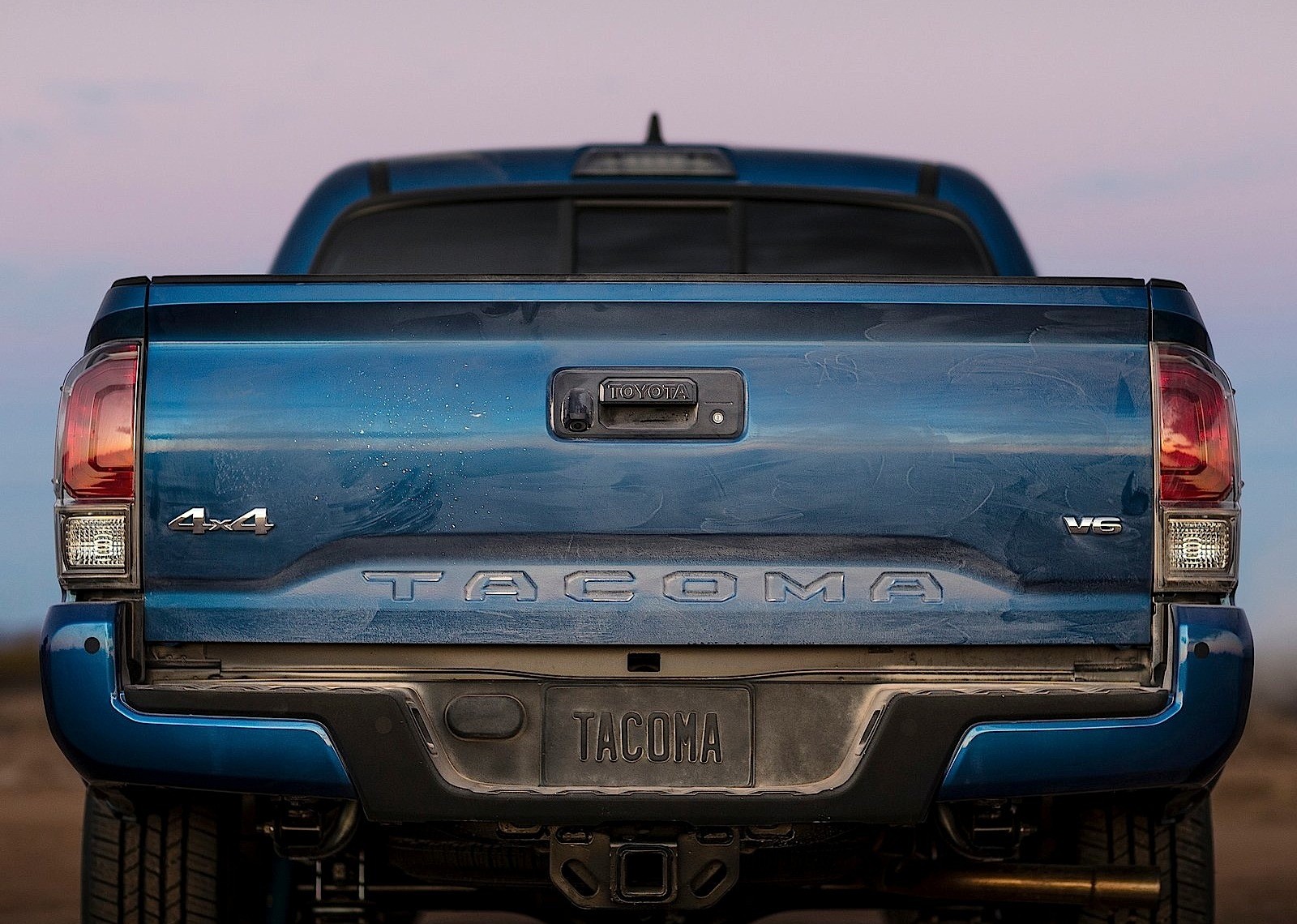 Toyota Tacoma photo 19