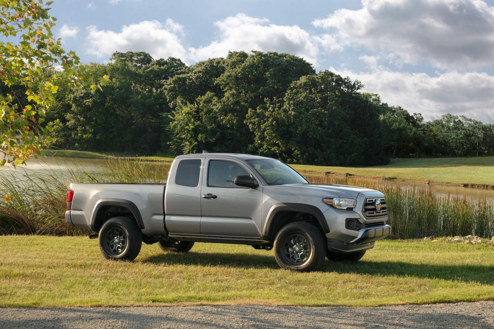 Toyota Tacoma photo 7