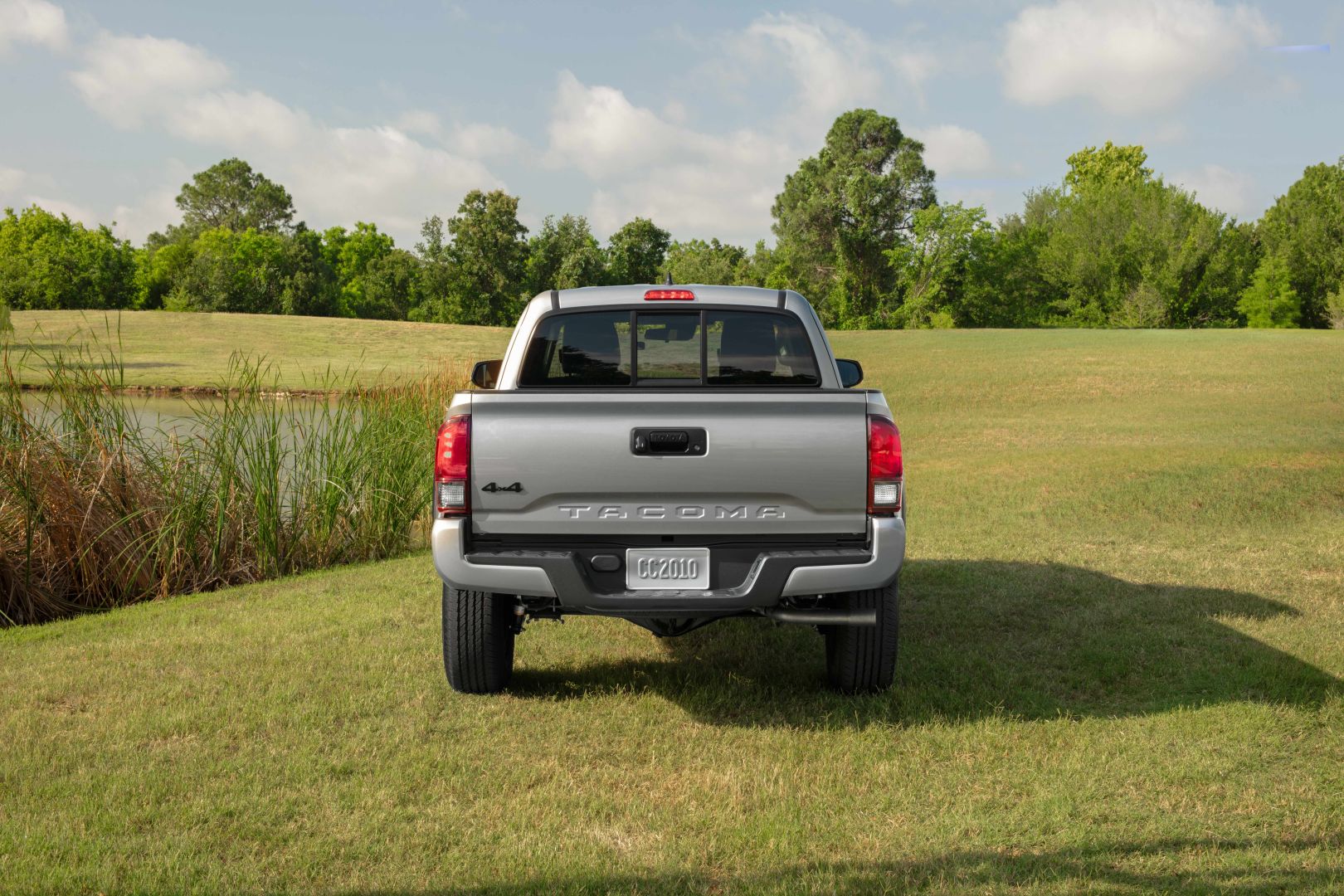 Toyota Tacoma photo 9