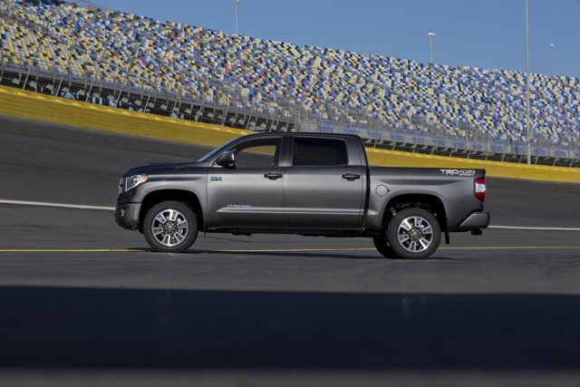 Toyota Tundra foto 19