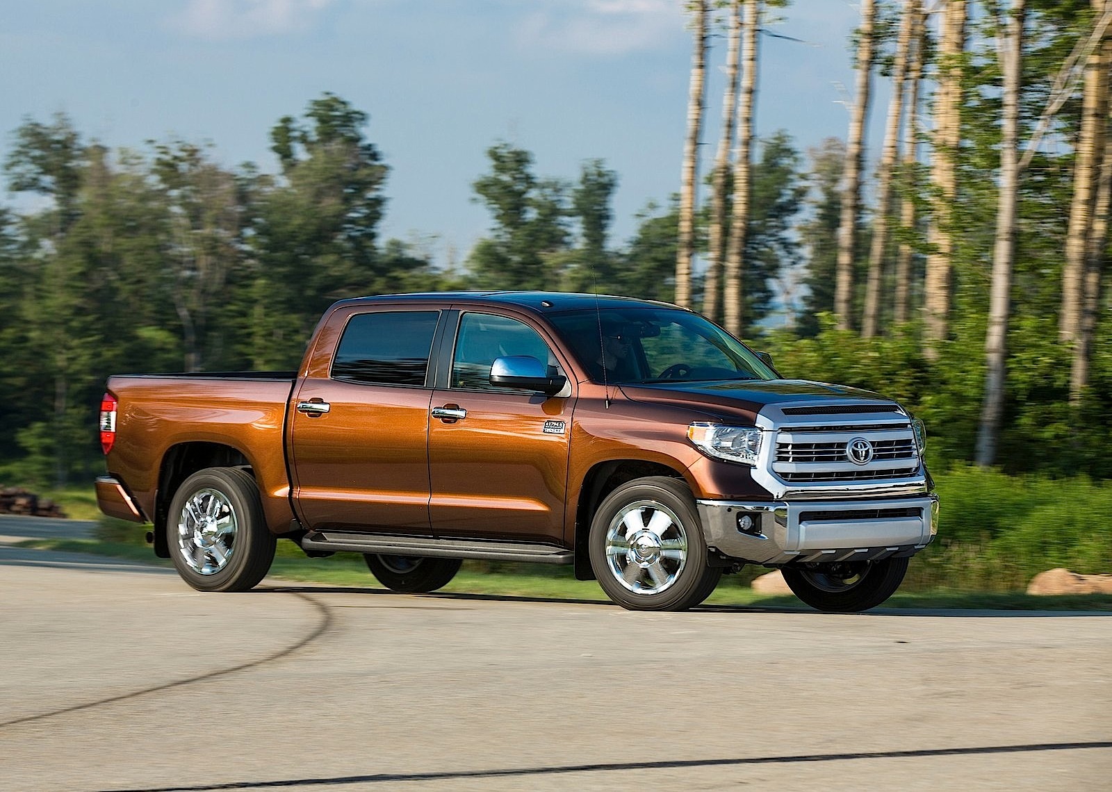 Toyota Tundra photo 8