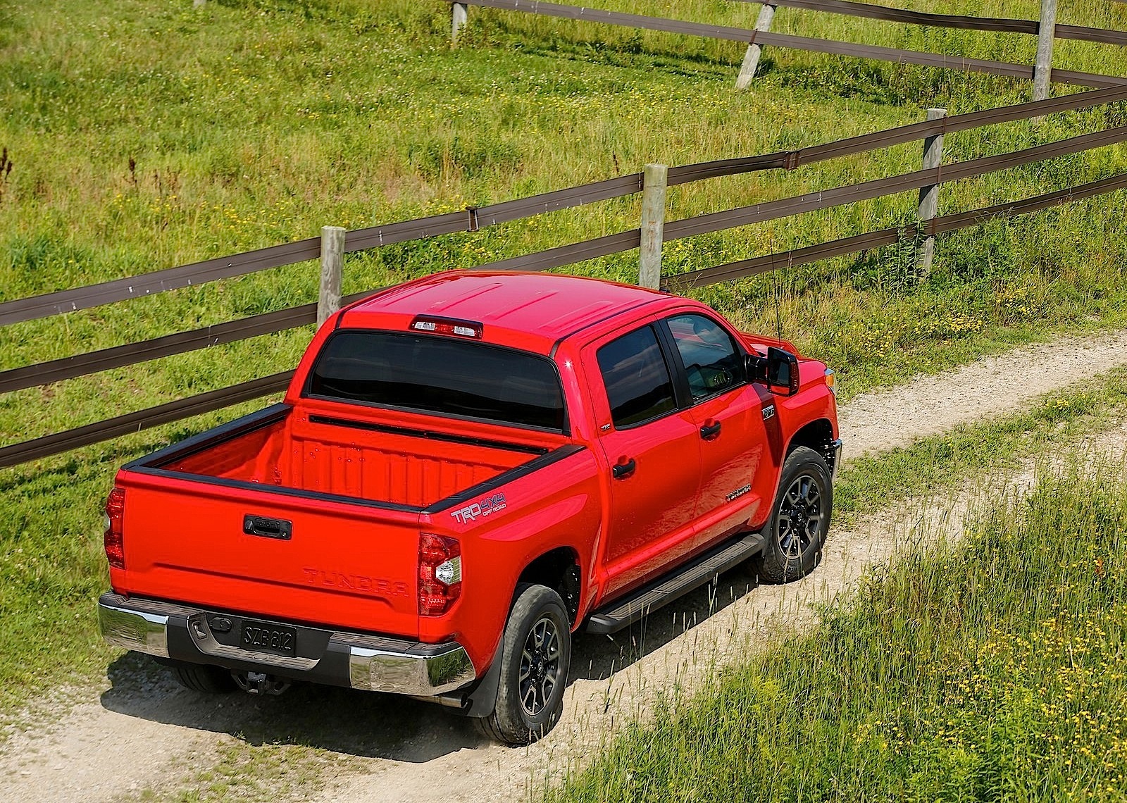 Toyota Tundra photo 12