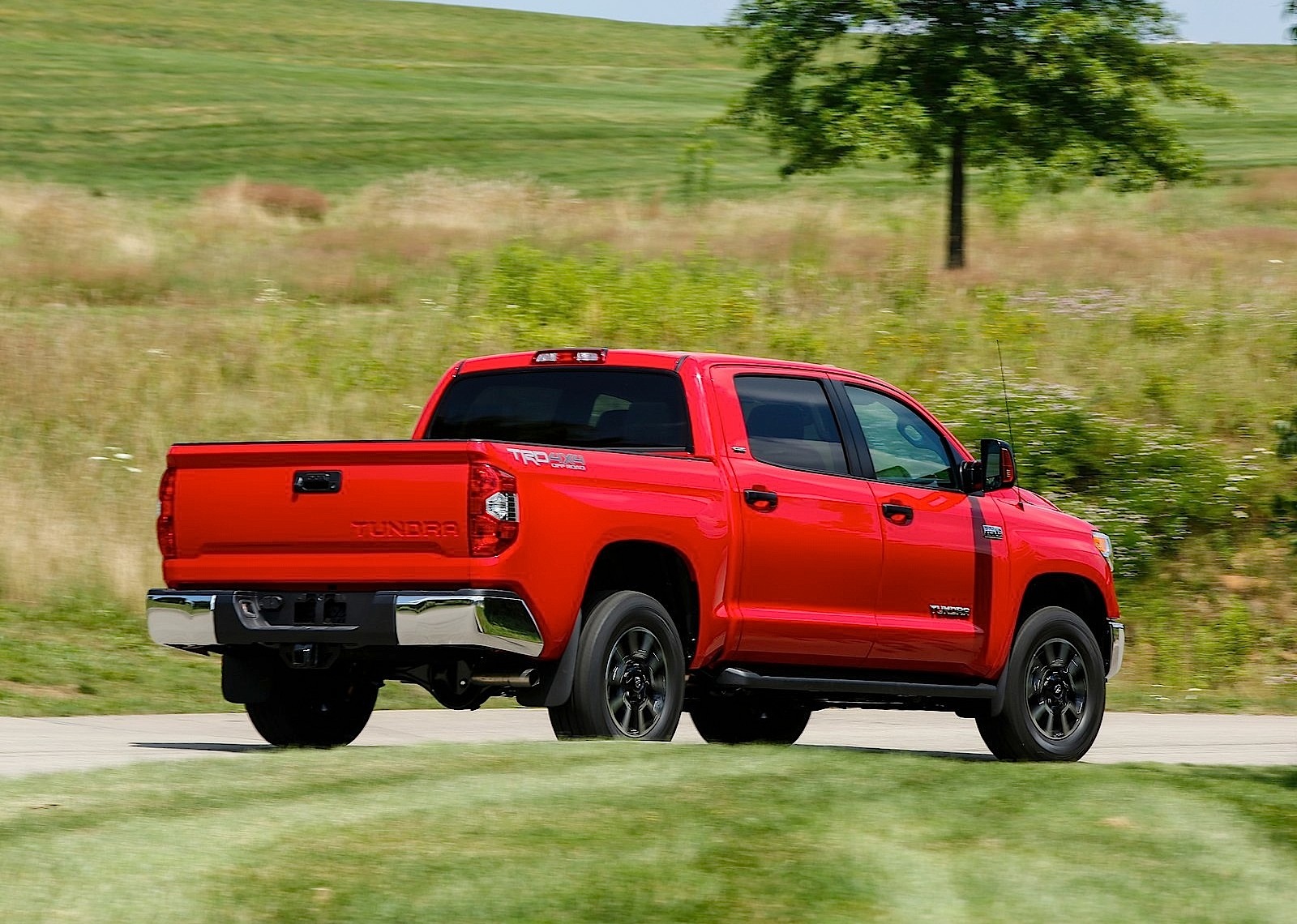 Toyota Tundra photo 13