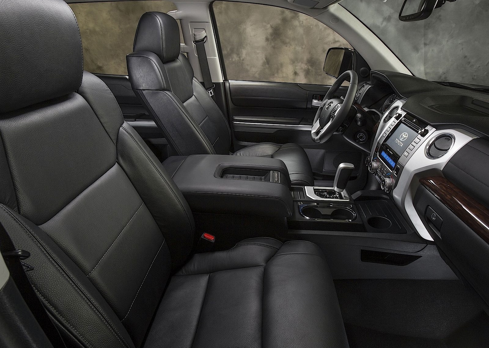 Toyota Tundra photo 18