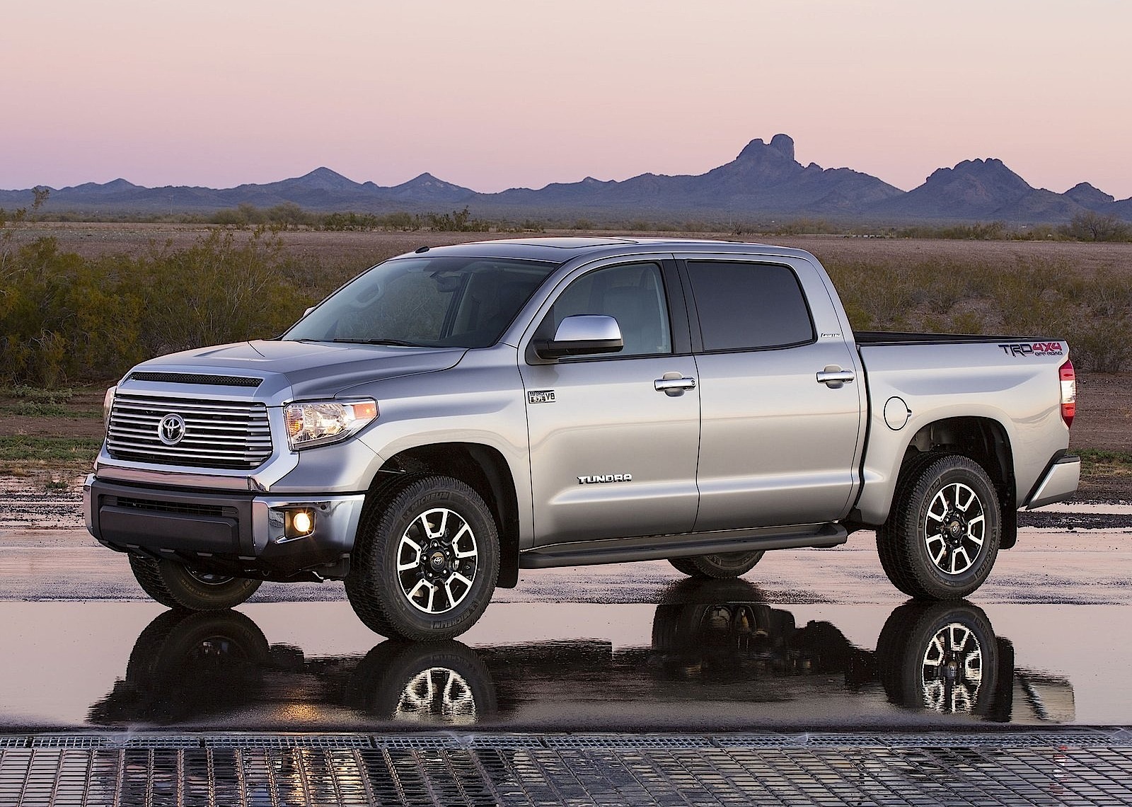 Toyota Tundra photo 23
