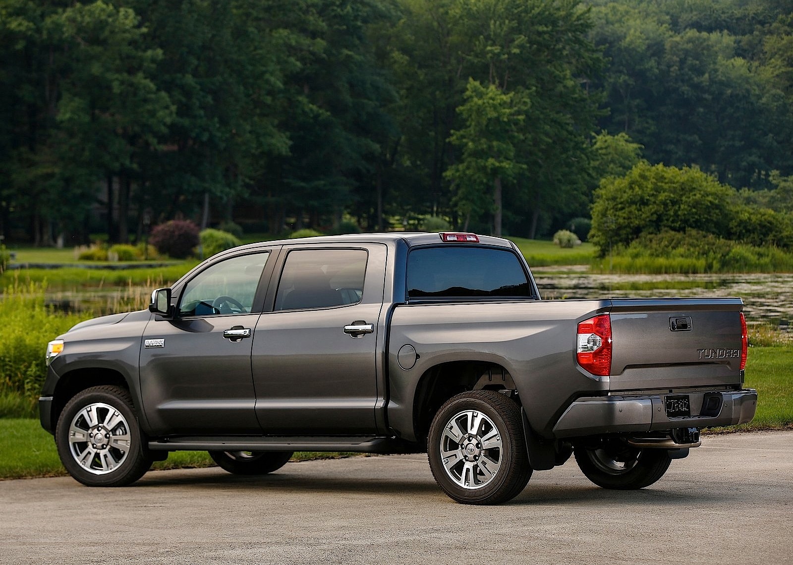Toyota Tundra photo 36