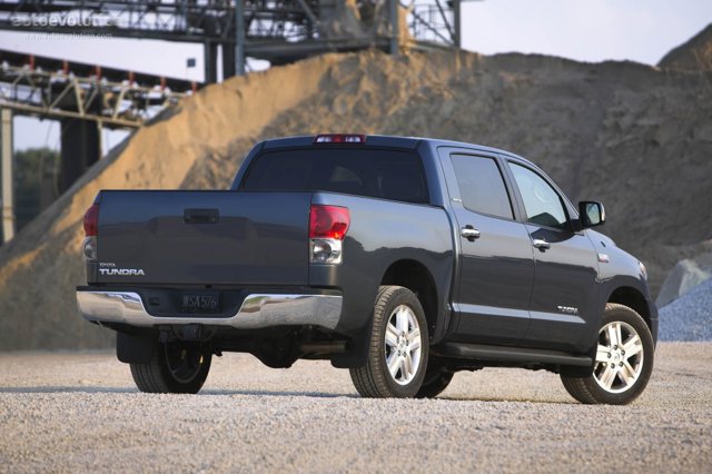 Toyota Tundra foto 2