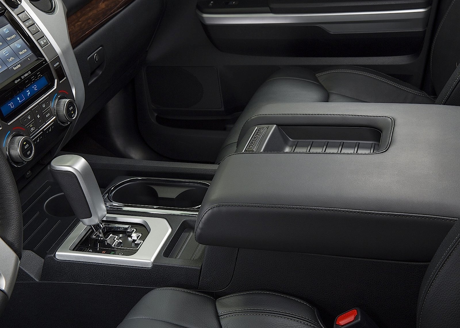 Toyota Tundra photo 12