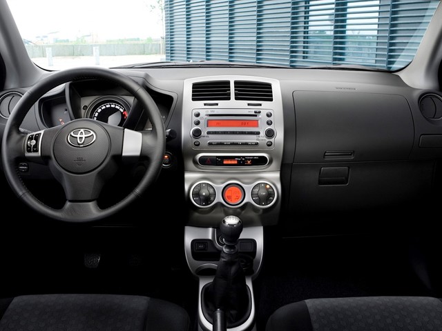 Toyota Urban Cruiser photo 80