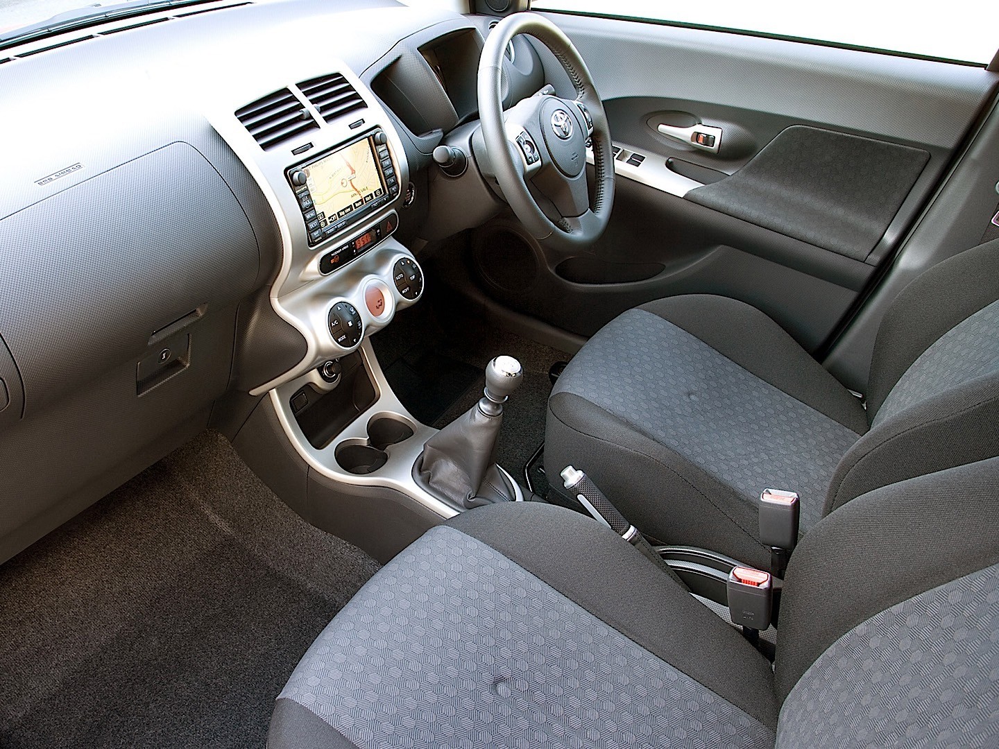 Toyota Urban Cruiser photo 81