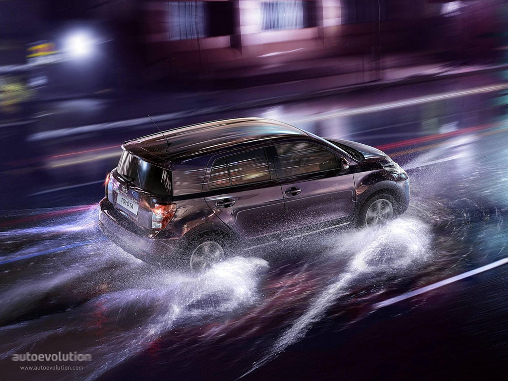 Toyota Urban Cruiser photo 2