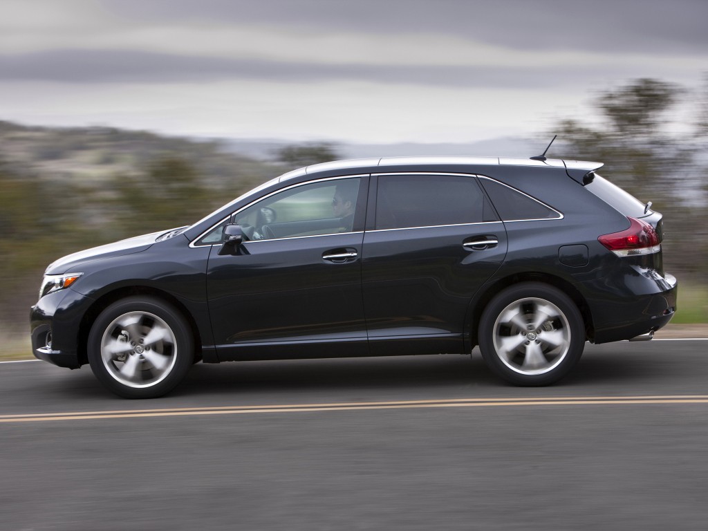 Toyota Venza photo 2