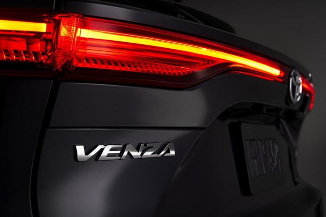 Toyota Venza foto 8