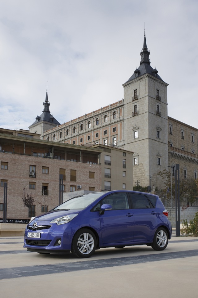 Toyota Verso-S Foto 51