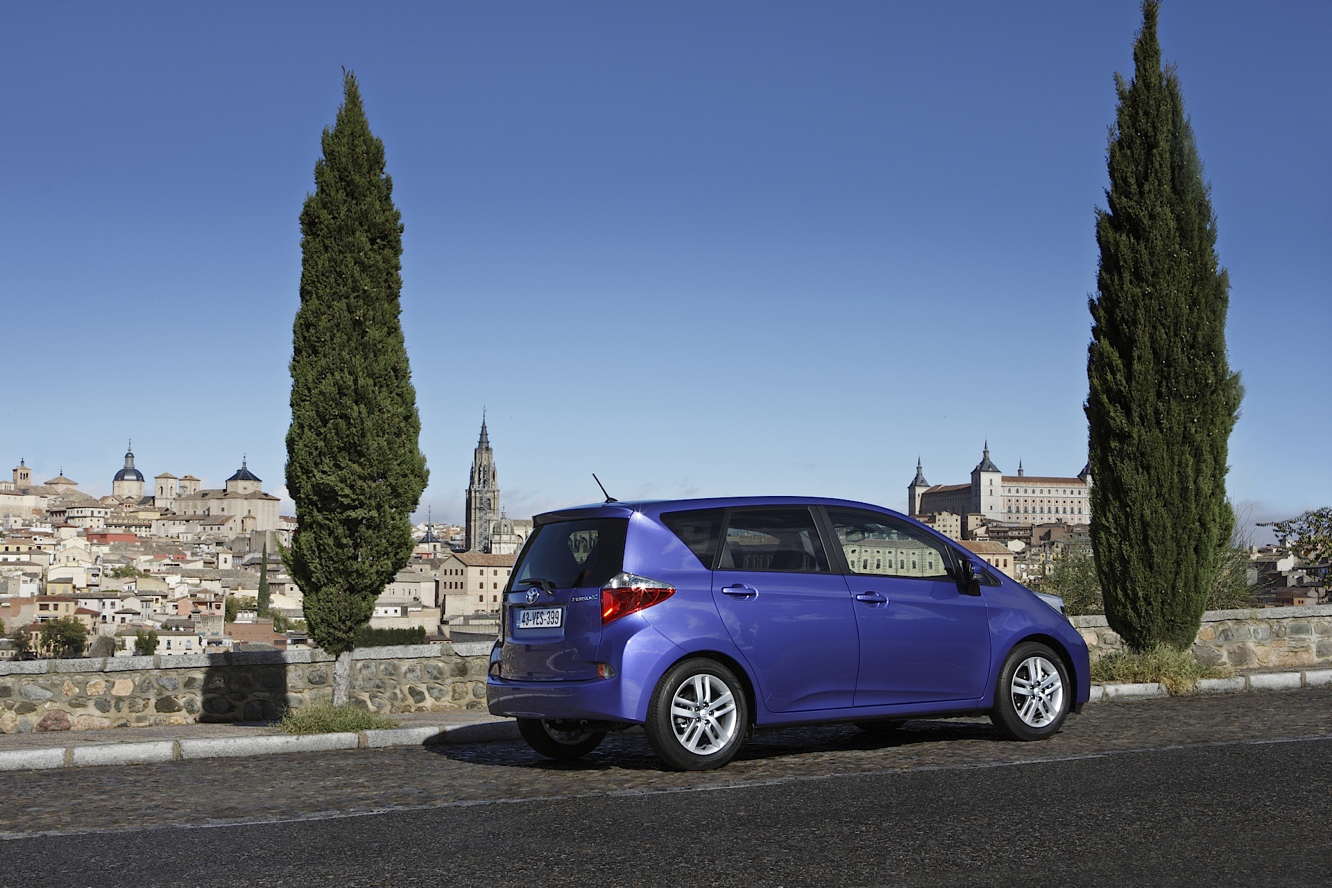 Toyota Verso-S photo 55