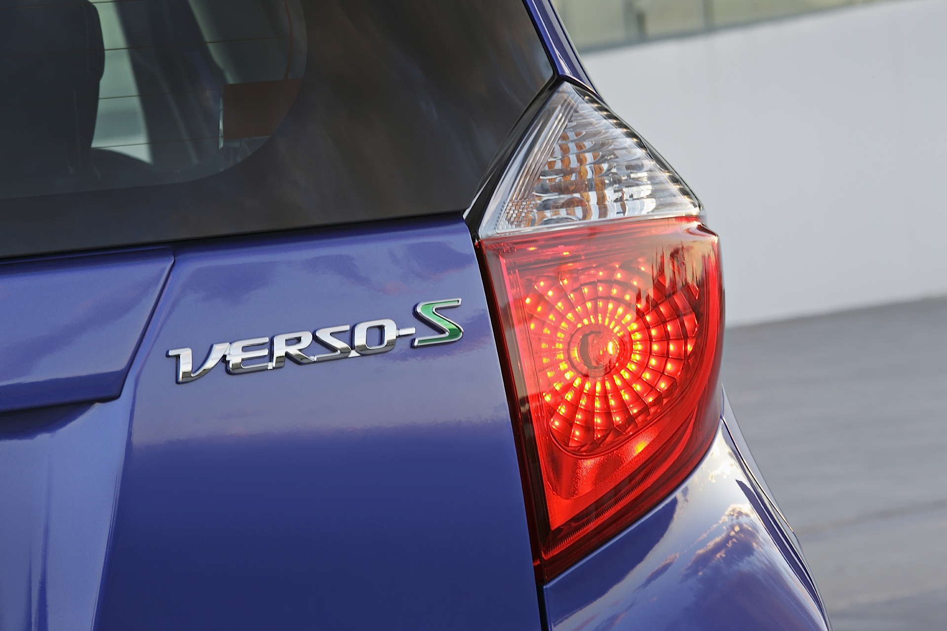 Toyota Verso-S photo 71