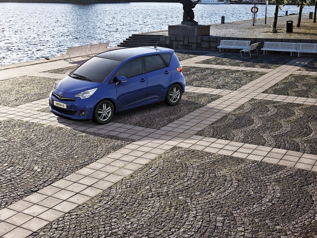 Toyota Verso-S Foto 75