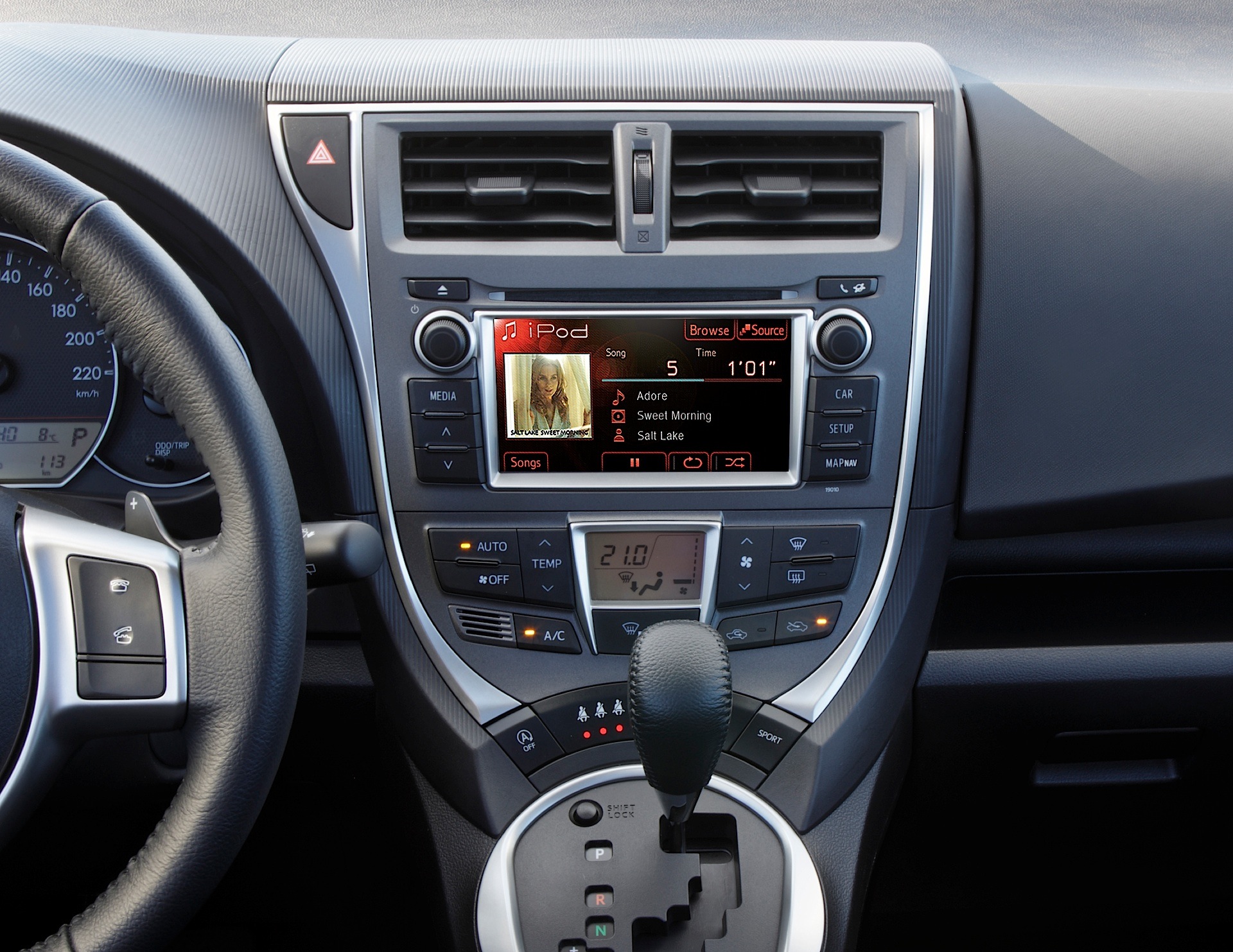 Toyota Verso-S photo 94