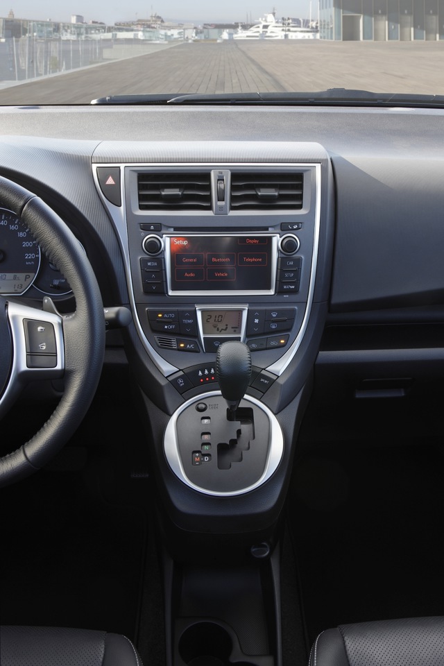 Toyota Verso-S Foto 104
