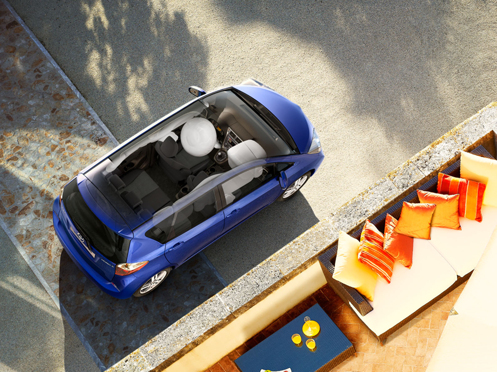 Toyota Verso-S photo 4