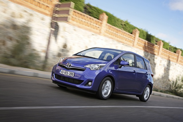 Toyota Verso-S Foto 19