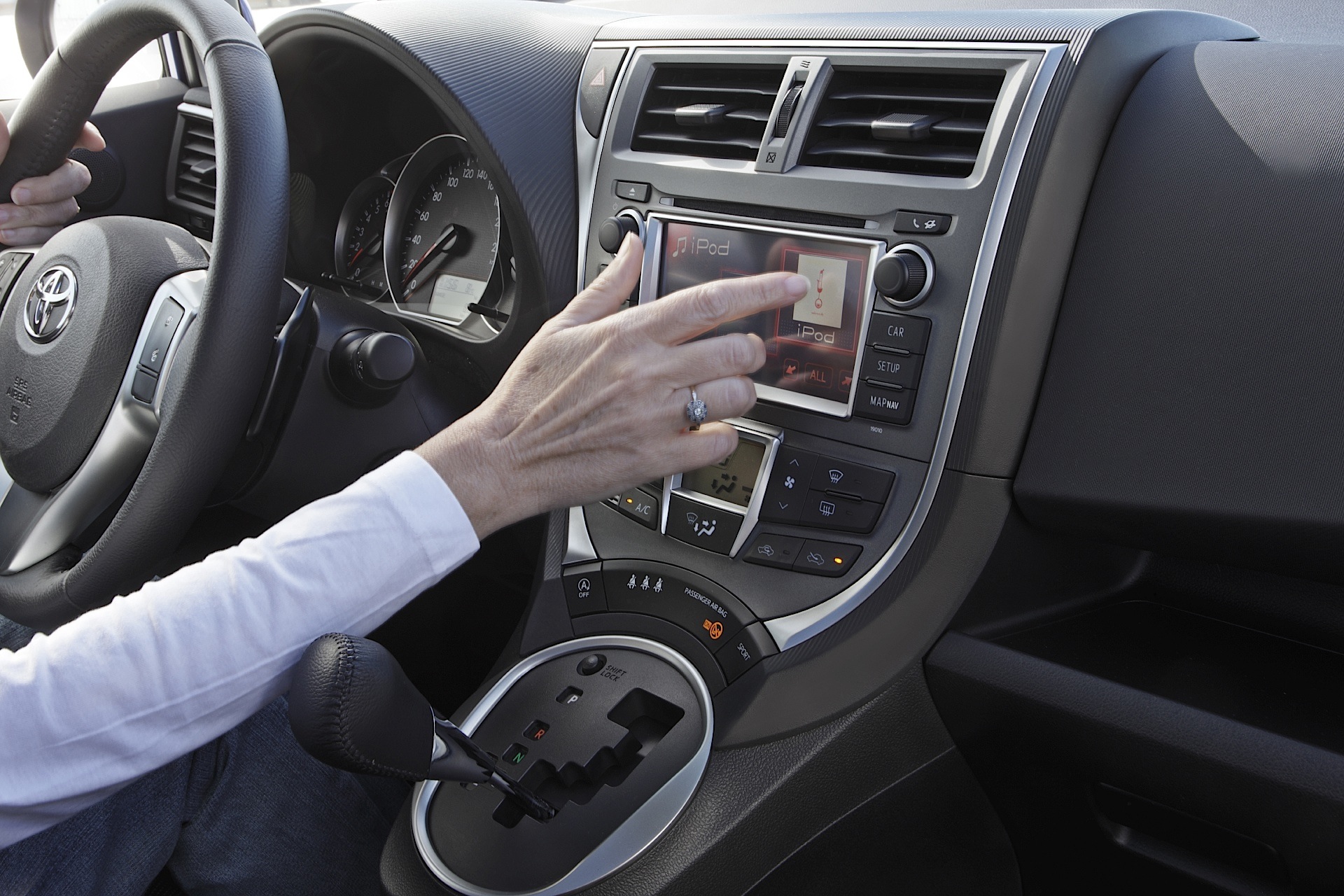 Toyota Verso-S photo 108