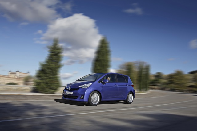 Toyota Verso-S Foto 22
