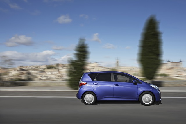 Toyota Verso-S Foto 23