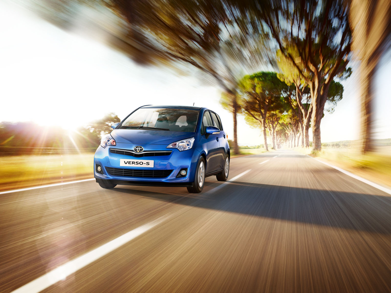 Toyota Verso-S photo 5