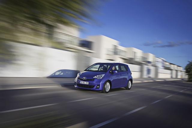Toyota Verso-S Foto 35
