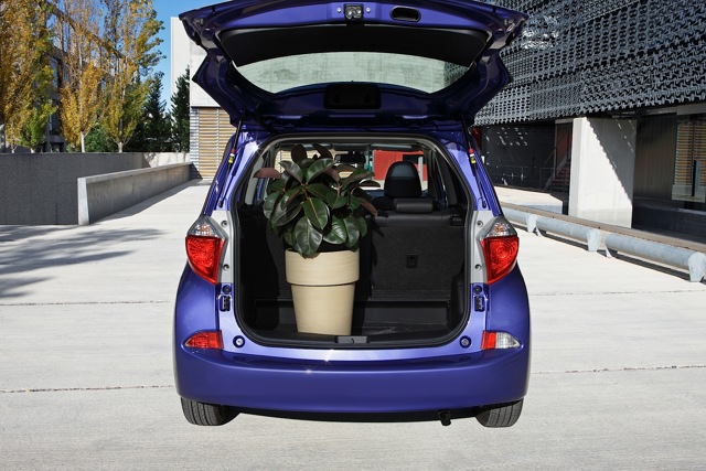 Toyota Verso-S Foto 123
