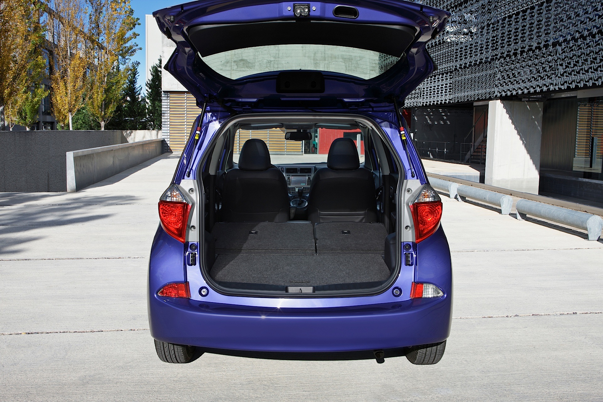 Toyota Verso-S photo 125