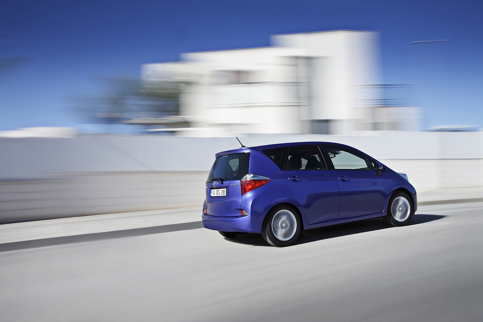 Toyota Verso-S photo 40