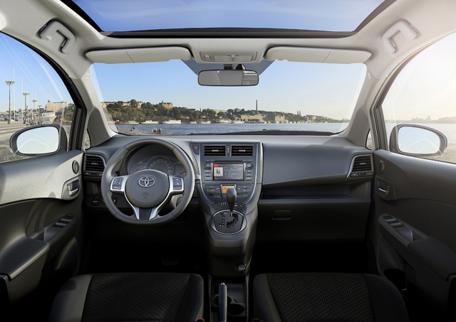 Toyota Verso-S Foto 130