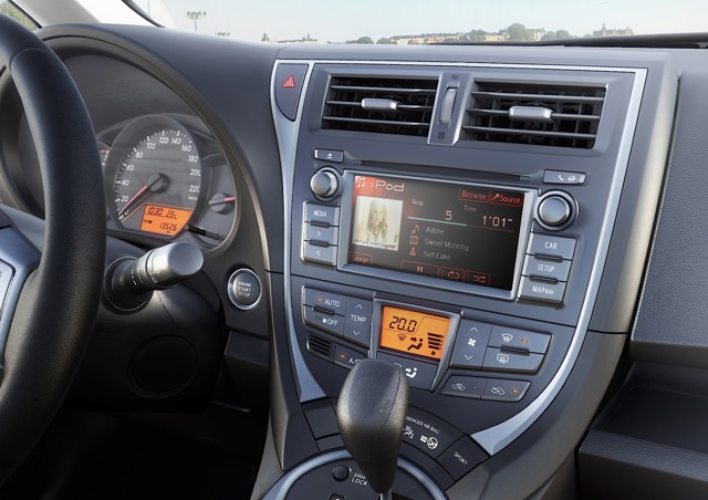 Toyota Verso-S Foto 131