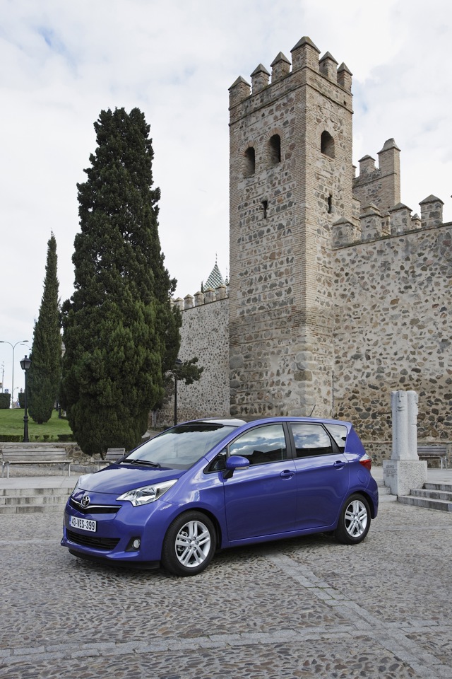 Toyota Verso-S Foto 47