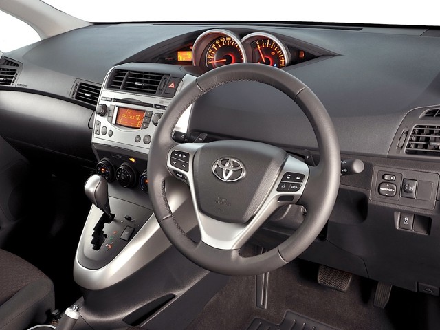 Toyota Verso Foto 51