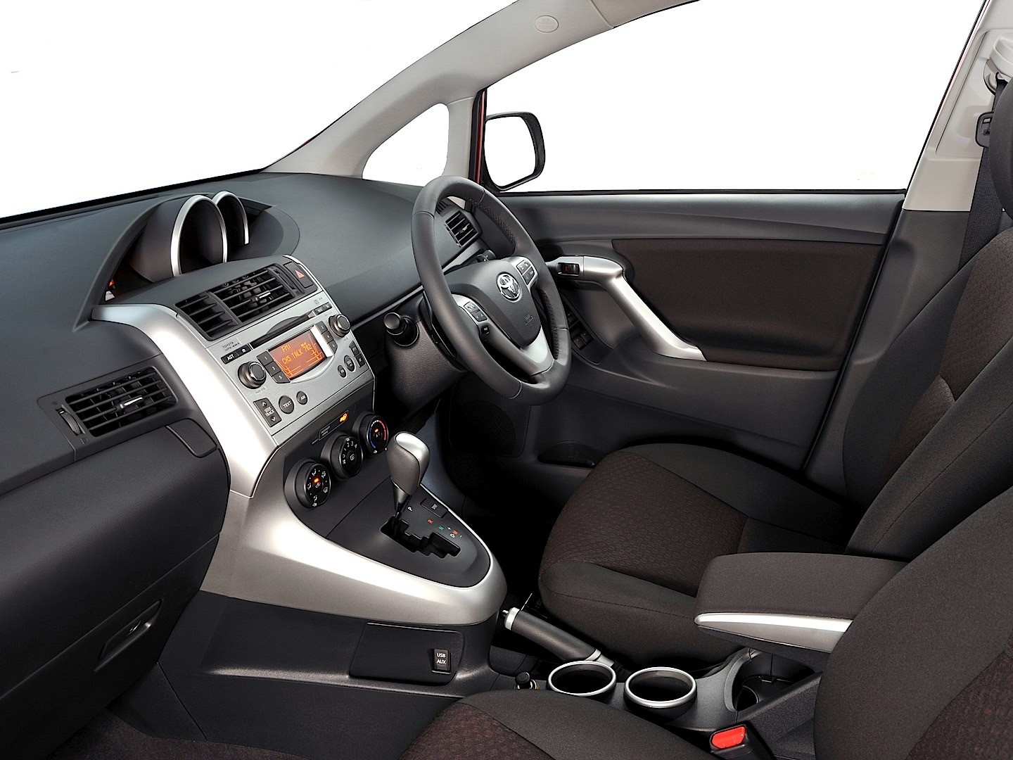 Toyota Verso photo 52