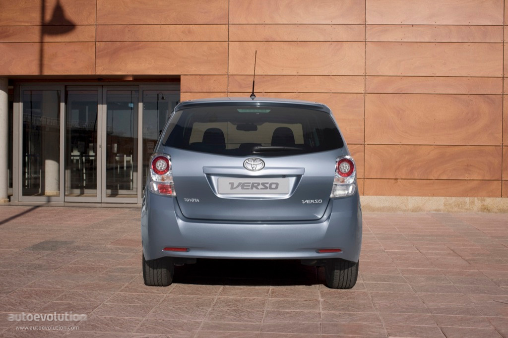 Toyota Verso photo 15