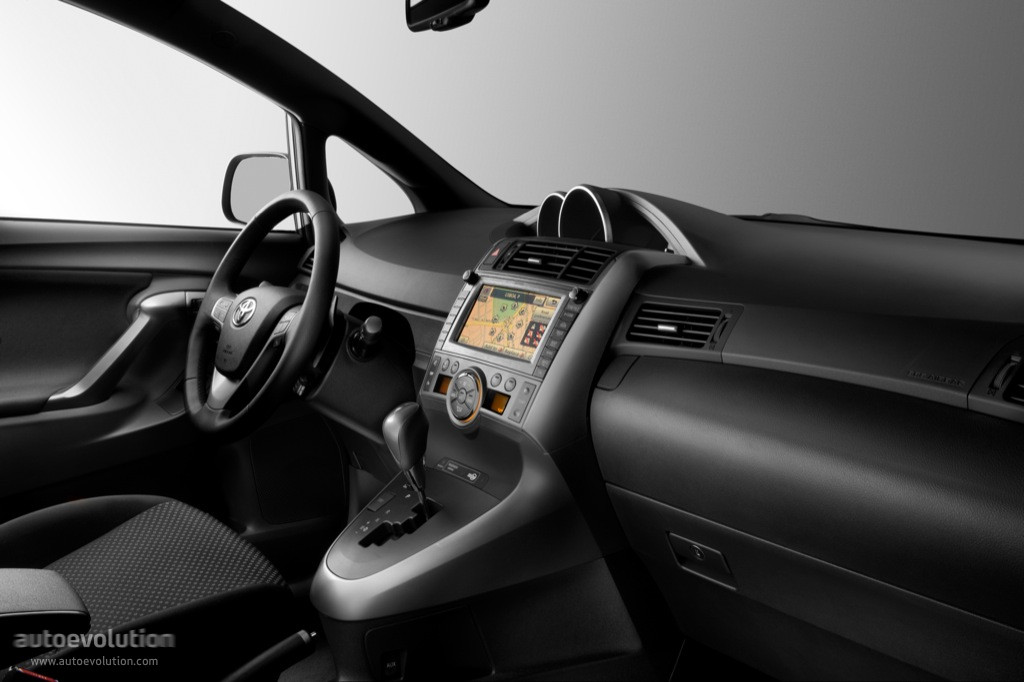 Toyota Verso photo 32