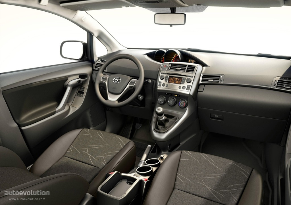 Toyota Verso photo 33