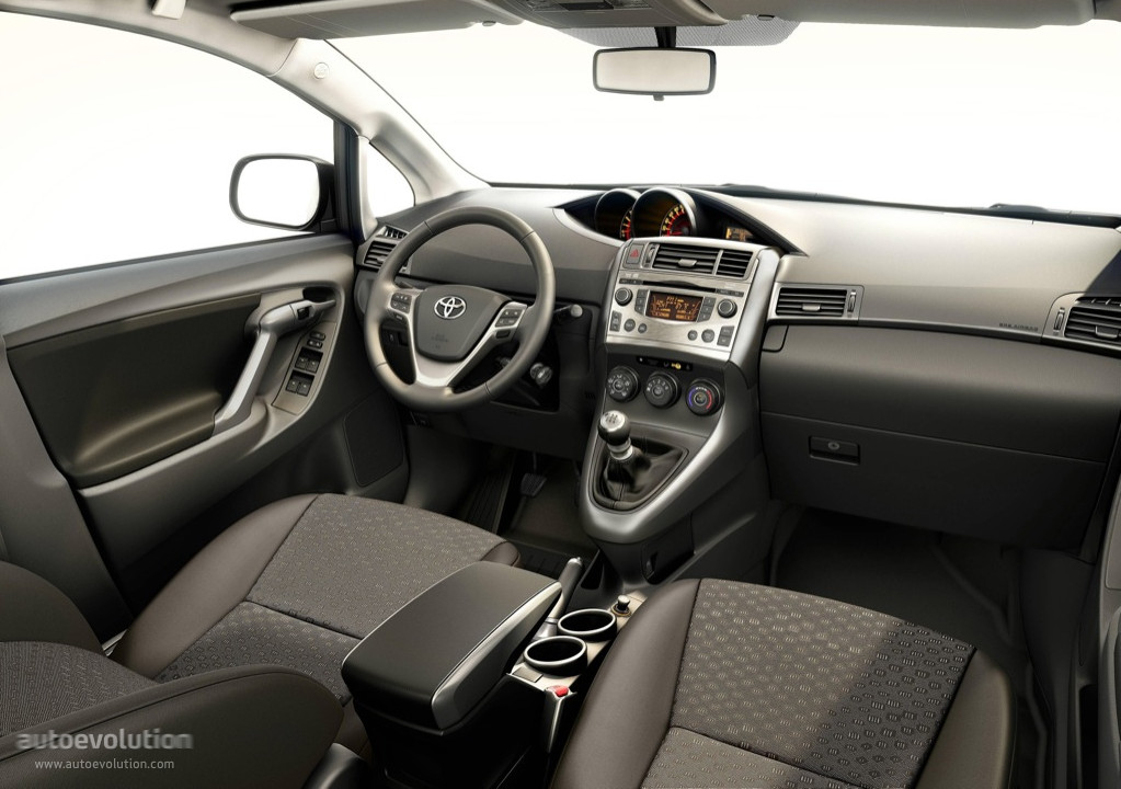 Toyota Verso photo 34