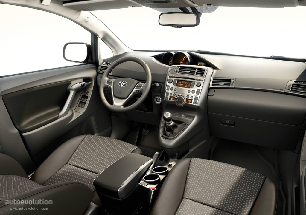 Toyota Verso photo 35